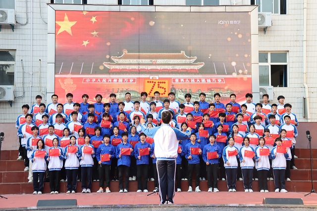 图为合唱比赛现场.jpg