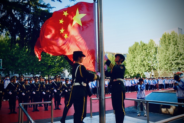 我校举行2025—2026学年第一学期第一周升国旗仪式.jpg