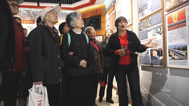 1761726930689639.jpg 我校第五党支部、第六党支部组织党员、入党积极分子及离退休教职工参观三原家风馆.jpg