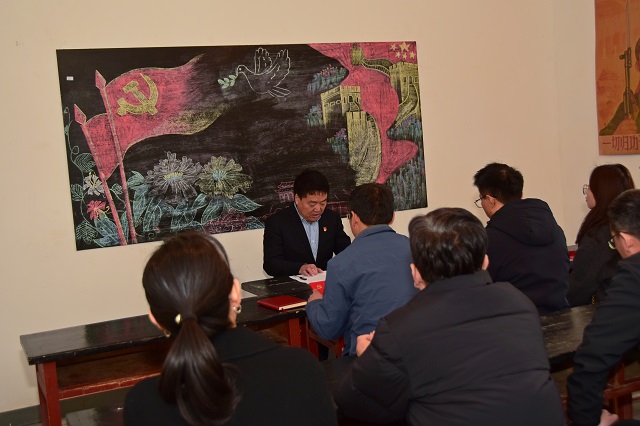 1764228739499763.jpg 校长助理杨永宏讲授党课.jpg